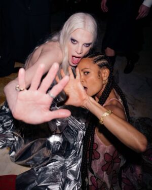 Thandiwe Newton Instagram - Sometimes… a grrrrrrrrls gotta do what a grrrrrrrrrrrls gotta do.

Ya know?

*sigh*

Happy Birthday and Wedding AND Editor of the MAMAVERSE @edward_enninful 🙏🏽

Thandiwe 🐍