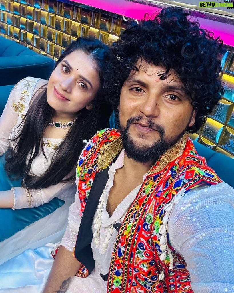 Thanuja Puttaswamy Instagram - Going to Mesmerise you all with our Grand Entry💥 in ‘ SUPER JODI ‘🔥💃🕺 Don’t miss to watch us Tonight 9pm..Only on Zee Telugu✨ #superjodi #thanuja #krishna #grandlaunch #newshow #dance #realityshow #choreography #celebrities