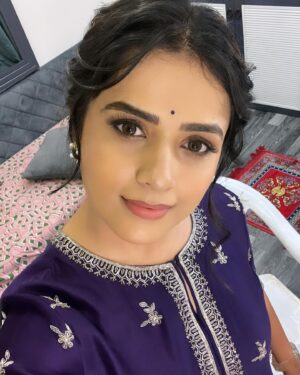 Thanuja Puttaswamy Instagram - 🫶🏻 
.
.
. 
. 
. 
.
.
.
.
.
.
.
.
.
.
.
.
.
.
.
.
.
.
.
#love #seeyouallsoon❤️ 
#instagood #instagram 
#zeetelugukutumbam