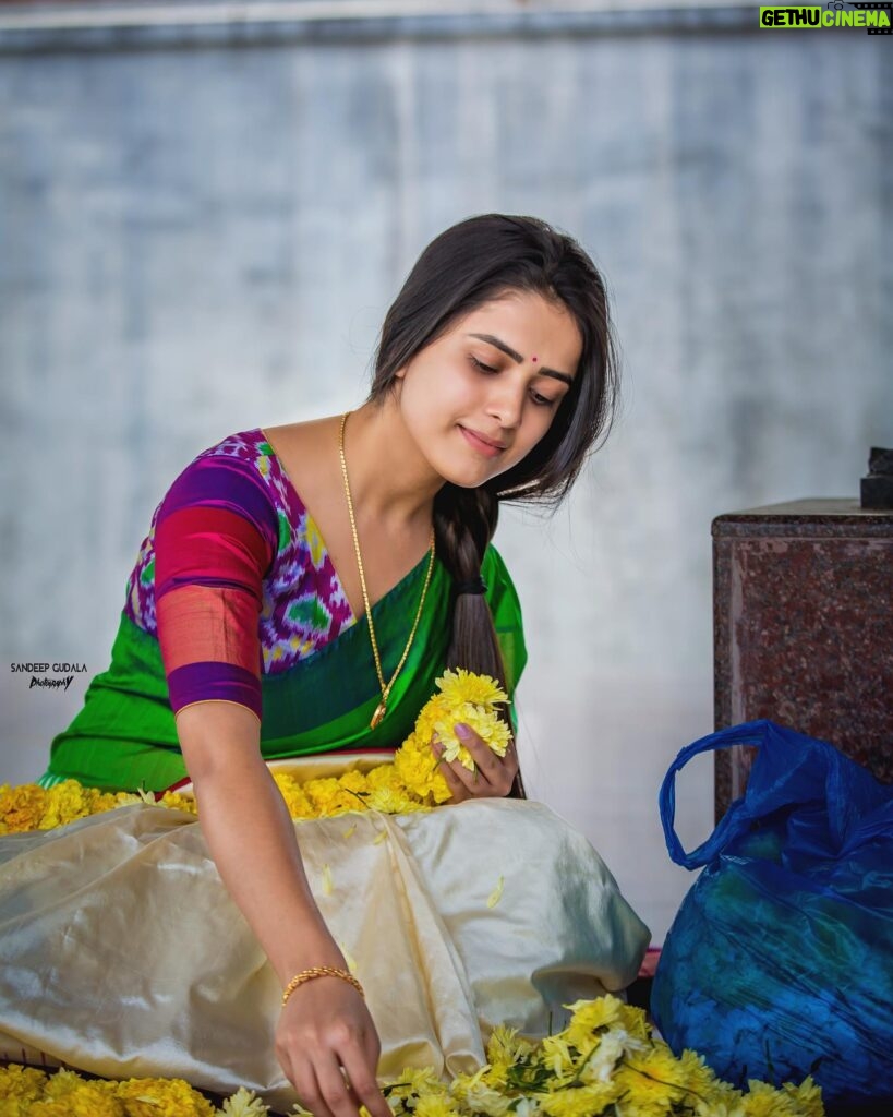 Thanuja Puttaswamy Instagram - HaPpY Mahashivaratri 🔱 . . . . . Saree ; @sudikshaa_dudyala ❤️ Ps; @sandeepgudalaphotography ❤️