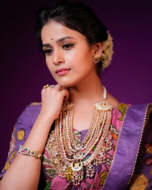 Thanuja Puttaswamy Instagram - I think it’s beautiful the way you sparkle when you talk about the things you love ♥️✨ 
.
.
.
.
.
.
.
.
.
.
.
.

#love 
#instagram 
#instagood 
#traditional