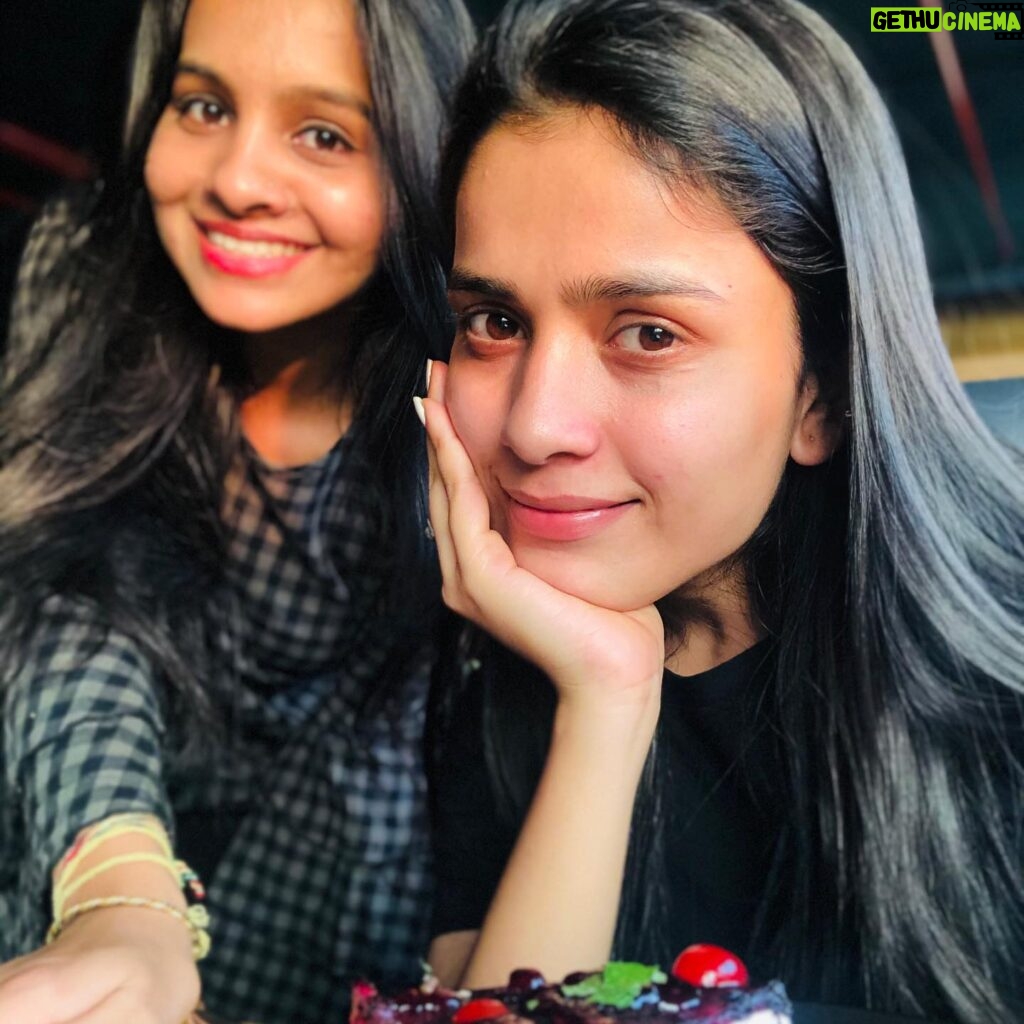 Thanuja Puttaswamy Instagram - Friends are never apart, maybe in distance but never in heart♥️. #truefriends #soul #goodvibes #instagood #bestfriendsforever #dayspentwell 🤗✨