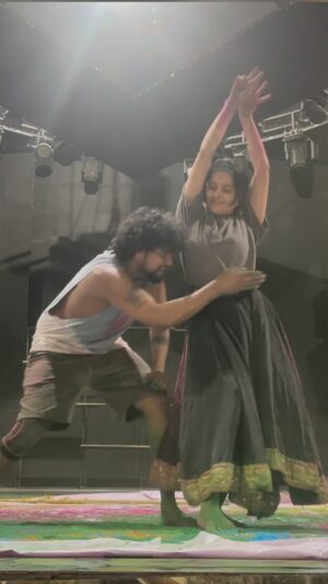 Thanuja Puttaswamy Instagram - From the Rehearsals to On stage Shows the Perfection 👈🏻🧿😍

There are Lot of Efforts, Hardwork , & Unseen visuals behind every Beautiful nd Successful Act 🥰🌈💙
@charmii_kaur @actor_nithiin ng

Credits to my Lovely Team - @chary_d_official @rishikaranaofficial ❤️🫰
And all My Boys❤️😘😘

#hardwork #behindthescenes #rehearsals #thanujaputtaswamy #krishnamaster #superjodi #realityshow #dance #reels #instagood #trending #celebrities