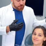 Thati Lopes Instagram – Fui no meu amigo o Dr Fábio e optei pelo Ultrassom Microfocado que é um estimulador de colágeno sem intervenções drásticas.