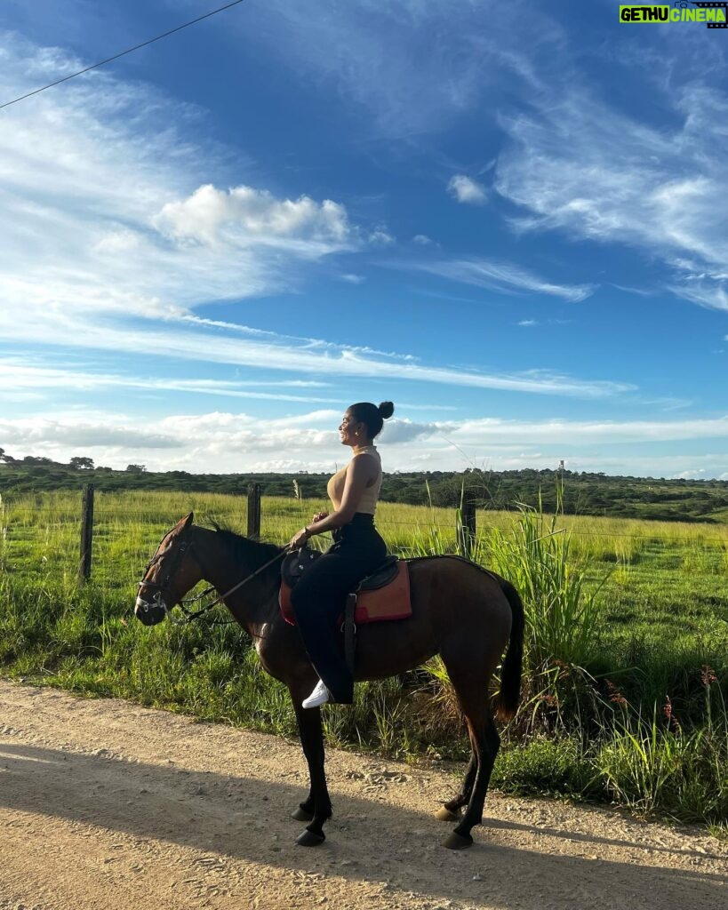 Thauny Raquel Instagram - Liberdade, autoconfiança e força 🤎🐎