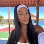 Thauny Raquel Instagram - Não consegui escolher uma 💙 Beba água💦 #gringa #outfits #outfit #aquellelookdodia #lookdodia