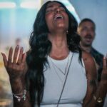 Thauny Raquel Instagram - Os sacrifícios que agradam a Deus são um espírito quebrantado; um coração quebrantado e contrito, ó Deus, não desprezarás. Salmos 51:17 ❤️‍🔥