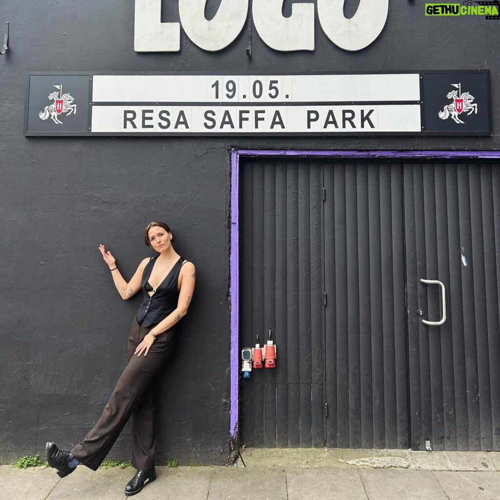 Theresa Frostad Eggesbø Instagram - Hamburg last night! Danke!! Amsterdam tonight at 21:00 - @rickgrove__ opening
