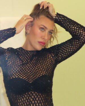 Theresa Marie Mingus Instagram - I carried around a ring light for 3 hours and this was the outcome