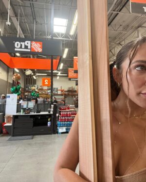 Theresa Marie Mingus Instagram - dépôt à domicile
