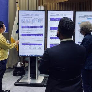 Theresa May Instagram - It was a pleasure to meet President Moon Jae-in again in Korea to discuss the shared aspirations of our two countries, including on trade, climate change and regional stability.

While in Korea I spoke at the World Knowledge Forum and visited Seoul’s impressive Covid-19 command centre. We can learn from their pioneering approach to track and trace, which has kept the virus in check throughout the pandemic. 

It was also an honour to pay tribute to the 80,000 British soldiers who fought for the freedom of the Korean people, including the 1,108 who lost their lives. In this 70th anniversary year, we must ensure that this bloody conflict does not truly become a forgotten war.