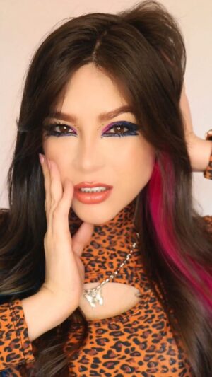 Thiessa Woinbackk Instagram - Tutorialzinho pra vcs 🥰💖💄✨🦋🦋🦋🦋🦋🦋