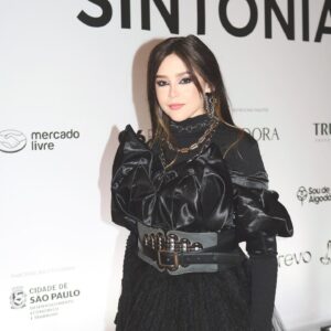 Thiessa Woinbackk Instagram - Gostaram do look? 🥹 Meu primeiro São Paulo Fashion week a convite do @institutoinmode pra assistir o desfile da cria costura 🥹🖤
@spfw 🖤 #spfw
