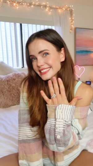 Tiffany Alvord Instagram - 💍 STORY TIME 🥰 tis here!!!