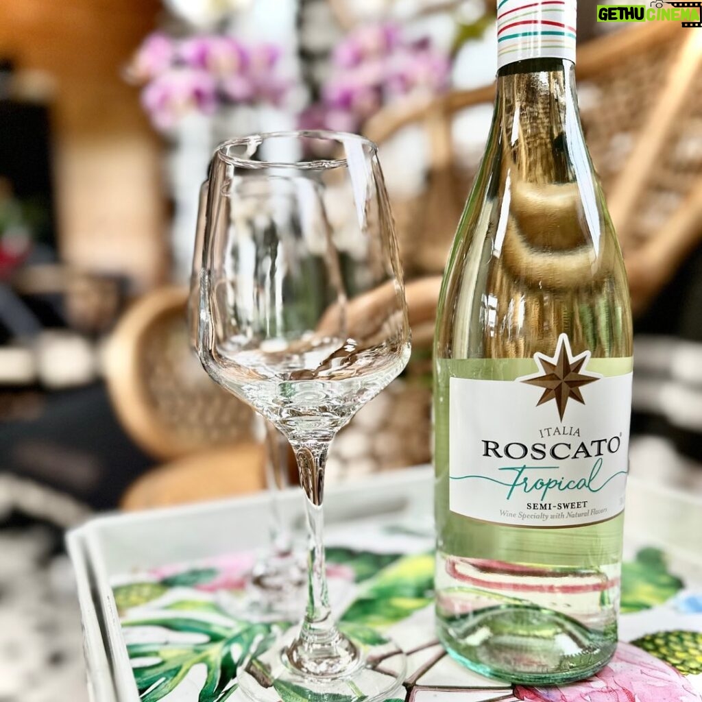 Tiffany Brooks Instagram - #ad Hey y’all! I’m so excited to be collaborating with Roscato wine on their new flavor launch! They are doing an AMAZING giveaway. Roscato Tropical is exactly my vibe! It’s a pineapple and mango with a juicy passion fruit finish. I’ve teamed up with @roscatowine to give one grand prize winner their own room makeover, worth up to $20,000! The winner will select a color palette based on one of the four new flavors of Roscato to create their very own sweet spot with the help of a local designer. All you have to do is follow @roscatowine, like this post and tag a friend in the comments. Must be 21 years or older and a US resident to enter. Hurry the giveaway ends June 30! #OwnYourSweetSpot
