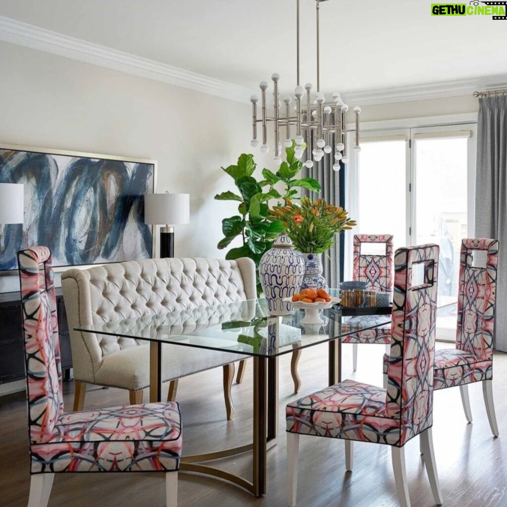 Tiffany Brooks Instagram - Tasked with combining modern glamour and traditional, my team and I transformed this dining room from dull to dreamy! 😍 Swipe for the before ➡️ . . . #beforeafter #diningroom #modernglamour #traditional #transformation #interiordesign #chicagointeriors