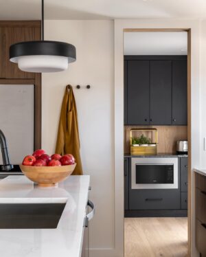 Tiffany Brooks Instagram - The details tho 🤌✨

Tomorrow you’ll get to see all this & more (aka me 💁🏾‍♀️) during the HGTV Smart Home 2024 television special on HGTV (7/6c).

.
.
.

#hgtv #hgtvsmarthome #getexcited #tomorrow #interiordesign #sweepstakes #midcentury #modern