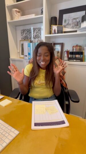 Tiffany Brooks Instagram - Champagne taste on a beer budget? I got you 🤝
.
.
.
#nationaldecoratingmonth #budgetdecorating #tipsandtricks #budgetfriendlydecor #decoratinghacks