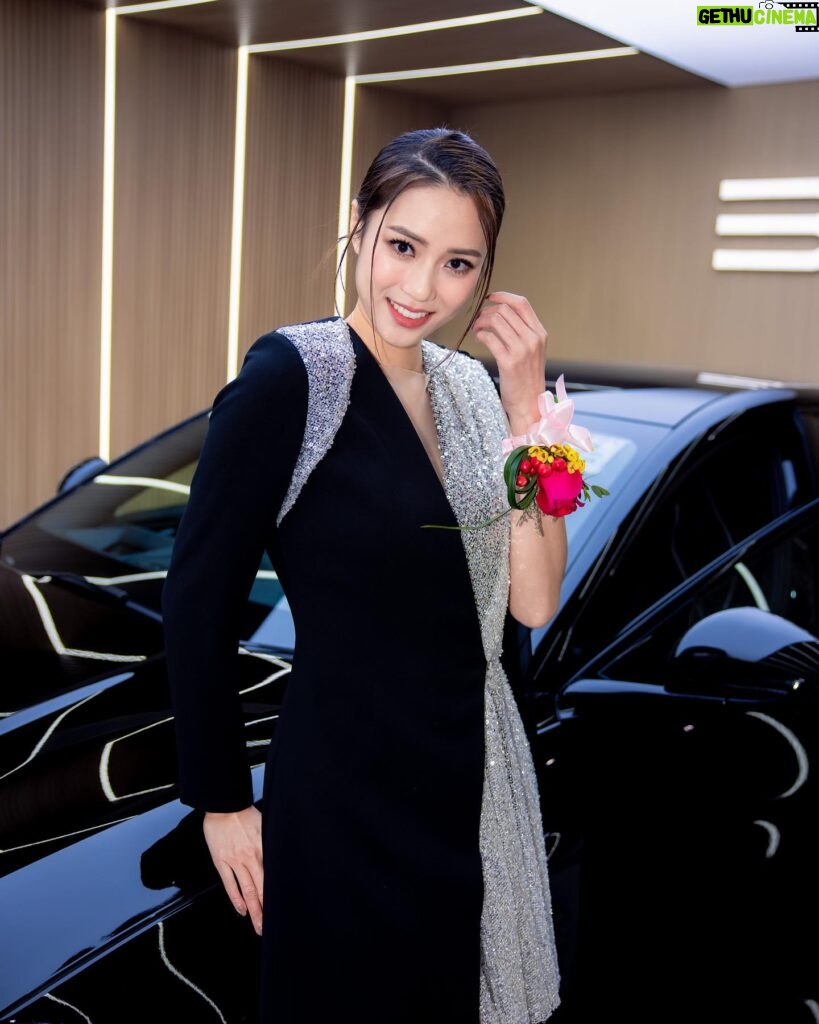 Tiffany Lau Instagram - electric cars just keep getting better and more appealing 😍 my first time visiting the all new BYD service center in Kowloon Bay and was overwhelmed with how big the space is! congratulations on the grand opening and excited to see all the beautiful cars that will be releasing this year!! 🥳 #比亞迪 #聯大汽車 #BYD電動車 #BYD #BYDSEAL @bydhongkong @byd_global