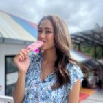 Tiffany Lau Instagram – homemade strawberry popsicle? YES PLEASE 😋🍓