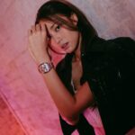Tiffany Lau Instagram - life flies by us quickly, so it’s important to remember to Take Your Time! 💜 i had a great time at the @orientalwatchcompany party and loved seeing all the beautiful and unique watches everyone had on! 😍 here i am wearing the Franck Muller Vanguard Slim Vintage Classic 😌 #orientalwatchcompany #OWCTakeYourTime #東方表行 @franckmuller_hkmacau #FranckMuller #FranckMullerHKMacau