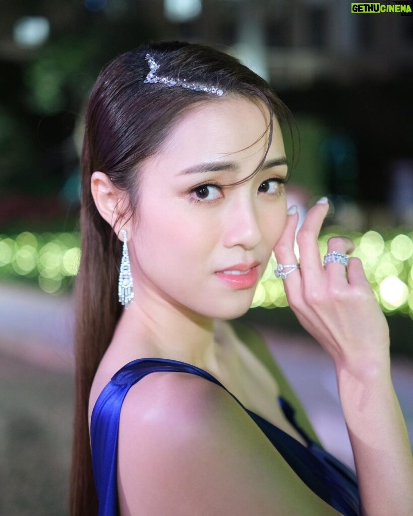Tiffany Lau Instagram - the look… up close 💙 • • • hair: @suecheung makeup: @elsaling222 dress: @victorchanstudio jewellery: @verejewellery 📸: @yingying1204