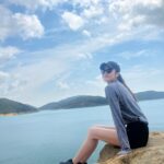 Tiffany Lau Instagram - has anyone seen the weather forecast for this coming week? 🥺 can it be a mistake? 🫣 really hoping that it will be sunny, blue skies instead of the rain! 🤞🏻🤞🏻 #throwback #iwannagohiking #ishouldgorunning 😅