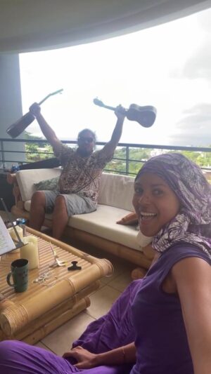 Tiga Instagram - Le concert du jeudi depuis Tahiti avec mon ami et prof de ukulele @shoryuku_insta 🎶🎶 

#canthelpfallinginlove #elvispresley #lovesong #polynesia