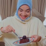 Tika Bravani Instagram – Rebahan dan makan makanan manis pas bulan Ramadhan emang paling enak.

Tapi lebih enak lagi kalau kadar gula darah tetap terjaga dengan Diabetasol Sweetener.
Saatnya ubah manismu!
.
.
.

Handled by @anptalentamedia