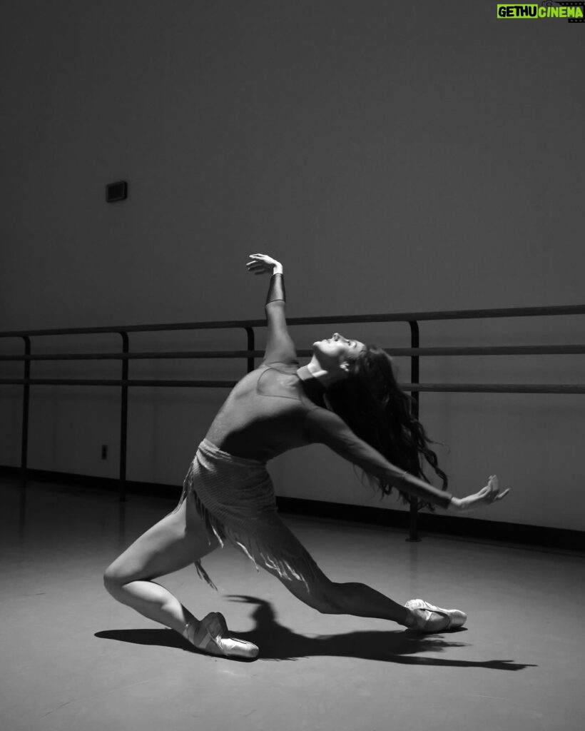 Tiler Peck Instagram - A moment in time 🩰🖤 📸 @theatraff #Ballet #Ballerina #TheNewYorkTimes #NewYorkTimes #NYT #Dance #Photography #DancePhotography