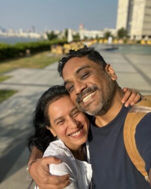 Tillotama Shome Instagram - Happy Sunday all!!!
Cheers to hugs and laughter.
@jdsarkar until we meet again ❤️