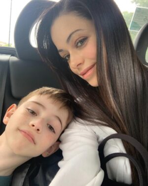 Tina Barrett Instagram - #glasgow here we come 🏴󠁧󠁢󠁳󠁣󠁴󠁿 @sclub #halfterm #festival ✈️🩷✨