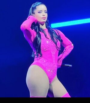 Tina Barrett Instagram - #happysaturday @sclub #tour #vibes #bringitallback 🙌💗💋✨