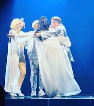 Tina Barrett Instagram - #happysaturday @sclub #tour #vibes #bringitallback 🙌💗💋✨