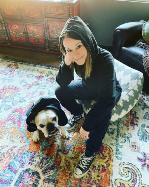 Tina Majorino Instagram - What’s the word where people start looking like their dogs? Honestly who cares. My son is the best. 👑🇬🇧
.
.
.
(@footedpajamascom I was already a fan for years, but now I ❤️ you even more for helping us match like I’ve always wanted to😆)