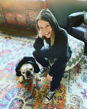 Tina Majorino Instagram - What’s the word where people start looking like their dogs? Honestly who cares. My son is the best. 👑🇬🇧
.
.
.
(@footedpajamascom I was already a fan for years, but now I ❤️ you even more for helping us match like I’ve always wanted to😆)