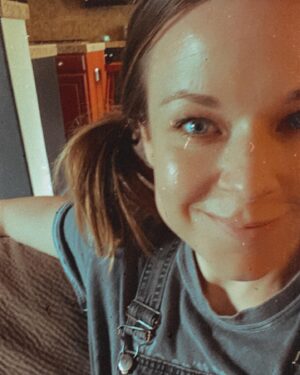 Tina Majorino Instagram - My hair is long enough for pigtails and I’m about to do therapy over the phone. What a time to be alive.
