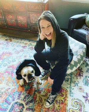 Tina Majorino Instagram - What’s the word where people start looking like their dogs? Honestly who cares. My son is the best. 👑🇬🇧
.
.
.
(@footedpajamascom I was already a fan for years, but now I ❤️ you even more for helping us match like I’ve always wanted to😆)