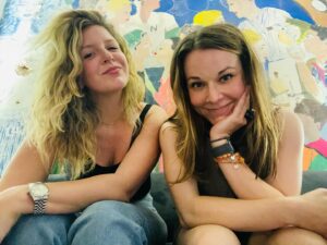 Tina Majorino Instagram - Laters on the menjay ✌🏻
