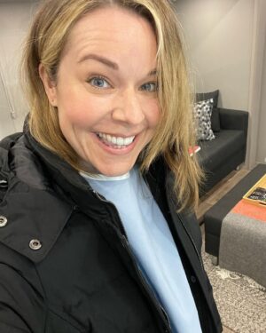 Tina Majorino Instagram - Remember my secret trip to Canada?! Well the fruits of this LABOR air tonight. Meet Grace. 10pm pst @thegooddoctorabc ♥️ #thegooddoctor 

((I want to say a very heartfelt thank you to their crew who are so amazing and lovely. And special shout outs to the wonderful actors I got to hang with who made this such an awesome experience for me @briasamone @noahegalvin @ericacerra @thechristinachang_ and @hillharper ))