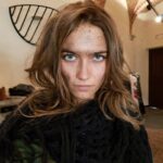 Tinne Oltmans Instagram - Being an actress, is like dress ups parties everyday! Van jonkvrouwen naar heksen, secretaresses, seuten, gothics, .. #GROS