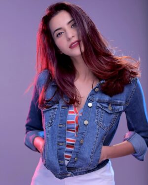 Tithi Raaj Instagram - Hey there … Hi ♥️💙