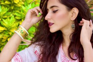 Tithi Raaj Instagram - Celebrating Earth Day #🌱 , Everyday ! 
With @daughterearthofficial #🌍 
.
#🌈 #colors #lips #liptint #skincare #earth #environment #beauty #nature #natural #care #selflove #love #allthingsart #💜