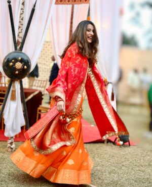 Tithi Raaj Instagram - When you’re Happy & You know it .. Twirl 🧚🏻‍♀️

Picture Credit : @lumosnoxphotography ✨
.
#🌻 #✨ #happy #twirls #♥