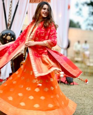 Tithi Raaj Instagram - When you’re Happy & You know it .. Twirl 🧚🏻‍♀️

Picture Credit : @lumosnoxphotography ✨
.
#🌻 #✨ #happy #twirls #♥