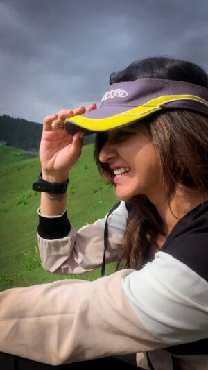 Tithi Raaj Instagram - Making the best of my Mon-Sun 🌧️ ☀️ days ! ⛳️
.
#golf #green #mountains #golfcourse #travel #lifestyle #luxury #sport #allthingsart #gameon #⛳️
