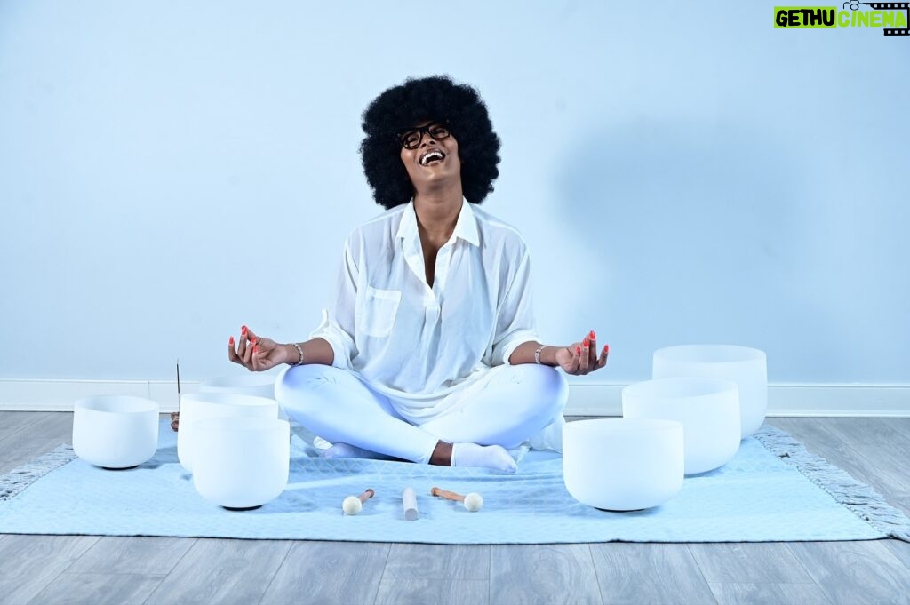 Toccara Jones Instagram - Can’t imagine life without my sound bowls. 🩵 📸: @capturedbymoses 🎬: @pmcmarketing #SoundHealer #Meditation #Peace #tranquility #healingvibrations #positivity #spirituality • WHAT IS A SOUND BATH? A Sound Bath is a deeply-immersive, full-body listening experience that intentionally uses sound to invite gentle yet powerful therapeutic and restorative processes to NURTURE YOUR MIND AND BODY. • WHAT HAPPENS TO YOUR BODY DURING A SOUND BATH? Sound baths elicit the relaxation response and in the relaxation response the body relaxes, the blood pressure lowers, heart rate lowers and the body basically goes into healing mode.
