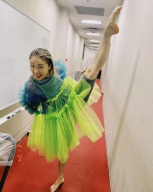 Tomoyo Kurosawa Instagram - kioku tadori te 2024 aquarium🪼

携わってくださったすべての皆様、そして会場にお越しいただいた皆様のおかげで、無事終演することができました。
応援してくれている皆様にきちんと感謝を伝えたいと願って設けていただいたお見送り会ではたくさんの皆さまにお会いすることができて、お友達がたくさんできたようなしあわせな気持ちになりました🪼
これからもコメントなどでおはなし聞かせてくださいね🌱

優さんの豊かさ、ヒロさんの繊細な重なりと恵梨さんの全てを包んで運んでこれる歌声。
照明の美しさ、厳しさに誘われて、主催の皆様の愛に助けられて。
自分の未熟さをたくさん感じた、学びの時間でした。

あの物語はあそこに置いてきて、
今日からはまたあらたな物語を始めたいと思います。
ありがとうございました！

#kiokutadorite2024 

・・・・・

お洋服をお揃いにしてあいにきてくれたのすんごく嬉しかったから、これからもたくさんタグつけしていくね👗✨
みんなにあってて最高だった！
ありがとう😊

・お見送り会💛
ビスチェ/ワンピース @arc_press 
チュールビスチェ @labelleetude_official 
チュールワンピ @birthdayroom_official 
アクセサリー @rhodes_showroom 
リング @ohrorajewelry 

・キュルキュルミニワンピ🩷
ワンピース @shabondama_info 
アクセサリー @rhodes_showroom 
ハートイヤリング @shirochocolate07 

優さんのuo🐠
@arc_press 
ブルーシアートップス @yae_tokyo_