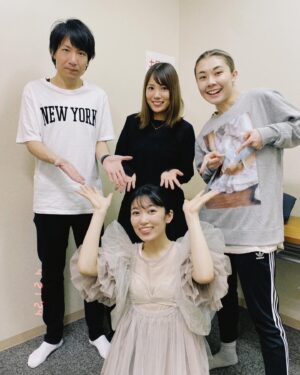 Tomoyo Kurosawa Instagram - kioku tadori te 2024 aquarium🪼

携わってくださったすべての皆様、そして会場にお越しいただいた皆様のおかげで、無事終演することができました。
応援してくれている皆様にきちんと感謝を伝えたいと願って設けていただいたお見送り会ではたくさんの皆さまにお会いすることができて、お友達がたくさんできたようなしあわせな気持ちになりました🪼
これからもコメントなどでおはなし聞かせてくださいね🌱

優さんの豊かさ、ヒロさんの繊細な重なりと恵梨さんの全てを包んで運んでこれる歌声。
照明の美しさ、厳しさに誘われて、主催の皆様の愛に助けられて。
自分の未熟さをたくさん感じた、学びの時間でした。

あの物語はあそこに置いてきて、
今日からはまたあらたな物語を始めたいと思います。
ありがとうございました！

#kiokutadorite2024 

・・・・・

お洋服をお揃いにしてあいにきてくれたのすんごく嬉しかったから、これからもたくさんタグつけしていくね👗✨
みんなにあってて最高だった！
ありがとう😊

・お見送り会💛
ビスチェ/ワンピース @arc_press 
チュールビスチェ @labelleetude_official 
チュールワンピ @birthdayroom_official 
アクセサリー @rhodes_showroom 
リング @ohrorajewelry 

・キュルキュルミニワンピ🩷
ワンピース @shabondama_info 
アクセサリー @rhodes_showroom 
ハートイヤリング @shirochocolate07 

優さんのuo🐠
@arc_press 
ブルーシアートップス @yae_tokyo_
