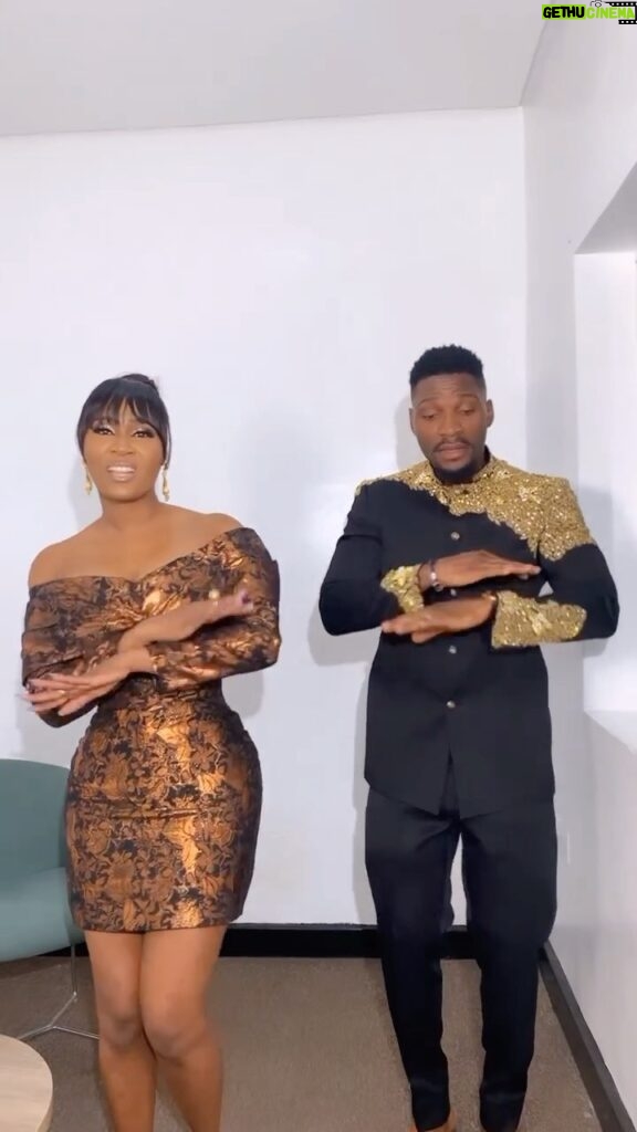 Toni Tones Instagram - Idan @tobibakre taught me 😁… Starting a petition to make all Tik Tok dances this easy … lol see how happy I was to finally find one I could do 😂 Sign like this 🙋🏽‍♀️ if you agree… #TikTokToni #ToniTones #TobiBakre